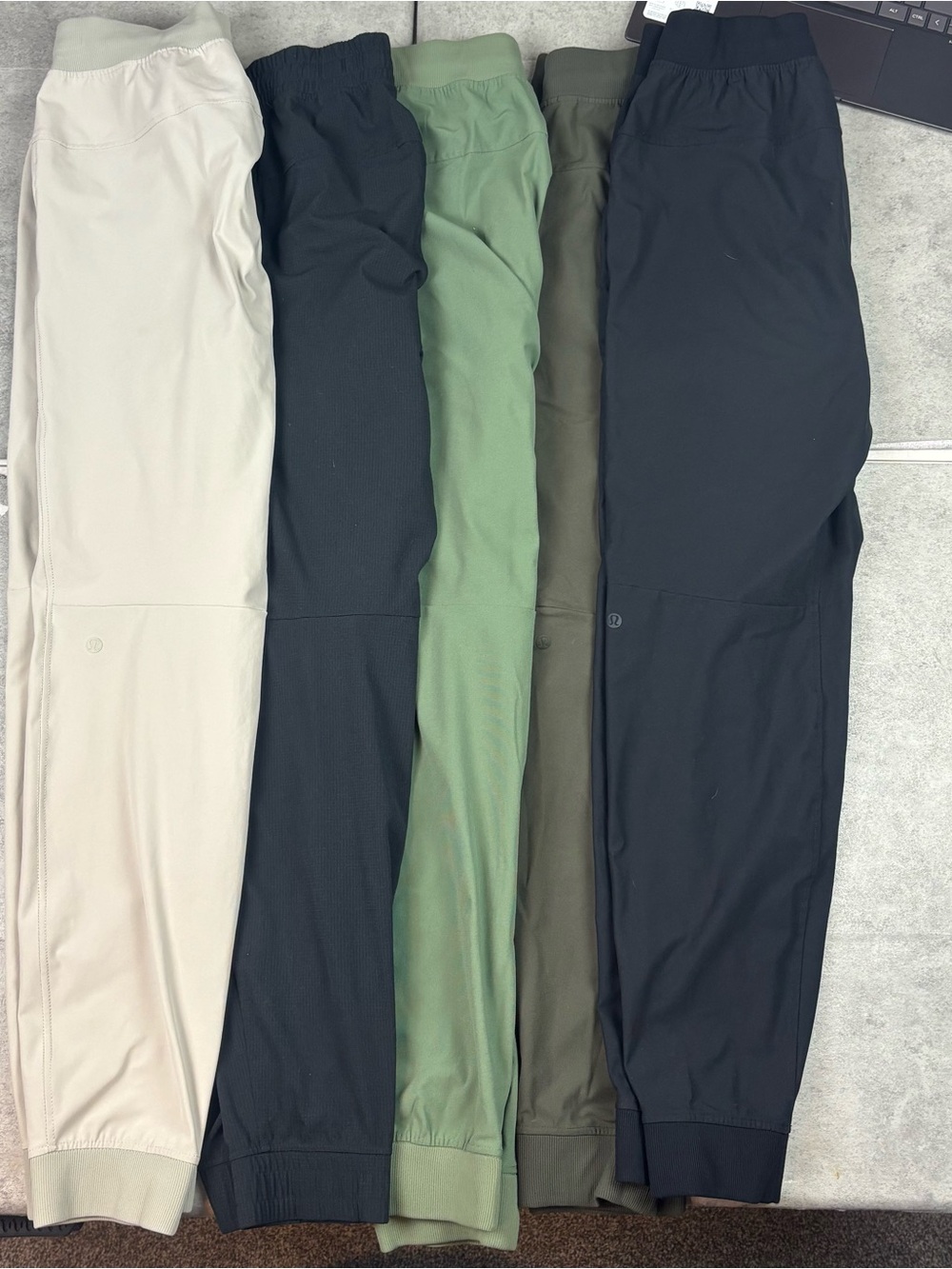 Lot of 5 mens lululemon abc joggers 29” inseam medium